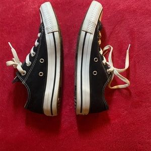 Black low converse womens